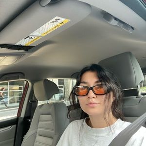 Meet your Posher, Julia